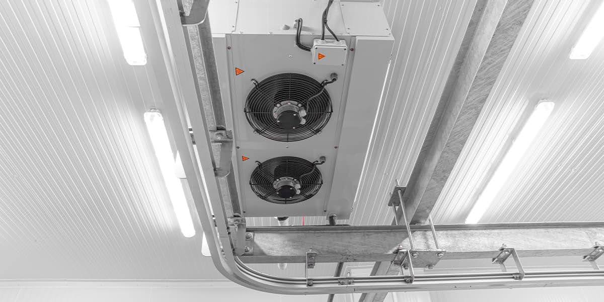 System maintaining temperature control for cold storage logistics operations